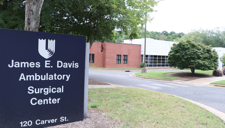 A view of the Davis Ambulatory Surgery Center from the street.